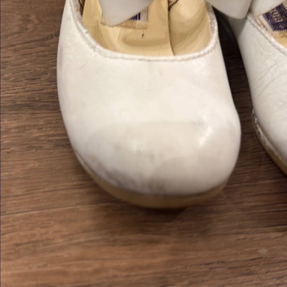 L'Amour White Bow Dress Shoes for Kids - Picture 2 of 6